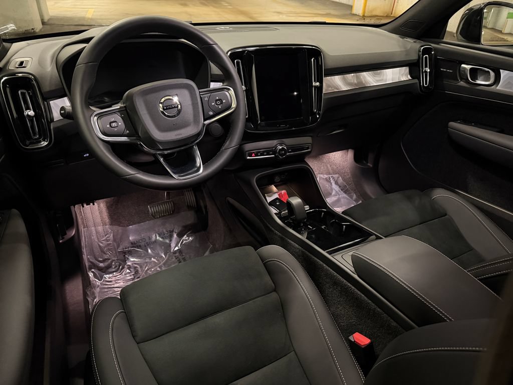 Certified 2024 Volvo XC40 Recharge Ultimate w/ Protection Package Premier AWD/4WD image 12
