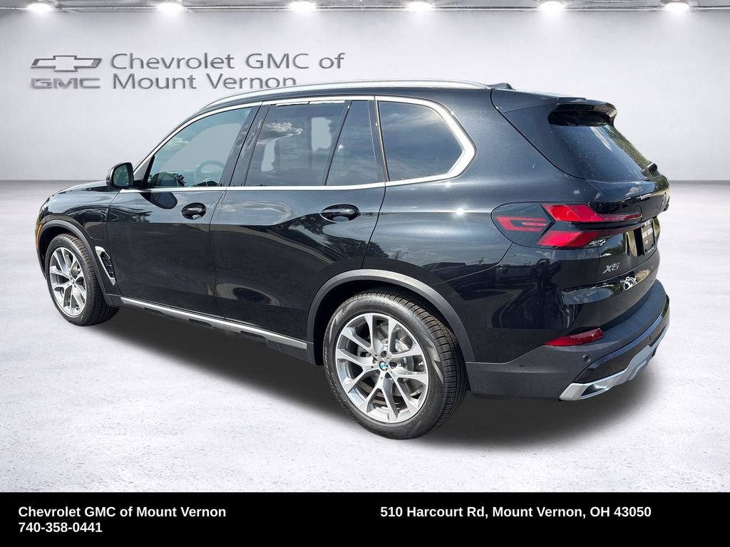 Used 2026 BMW X5 xDrive50e AWD/4WD image 3