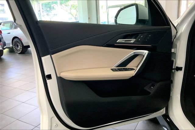 Used 2023 BMW X1 xDrive28i AWD/4WD image 10