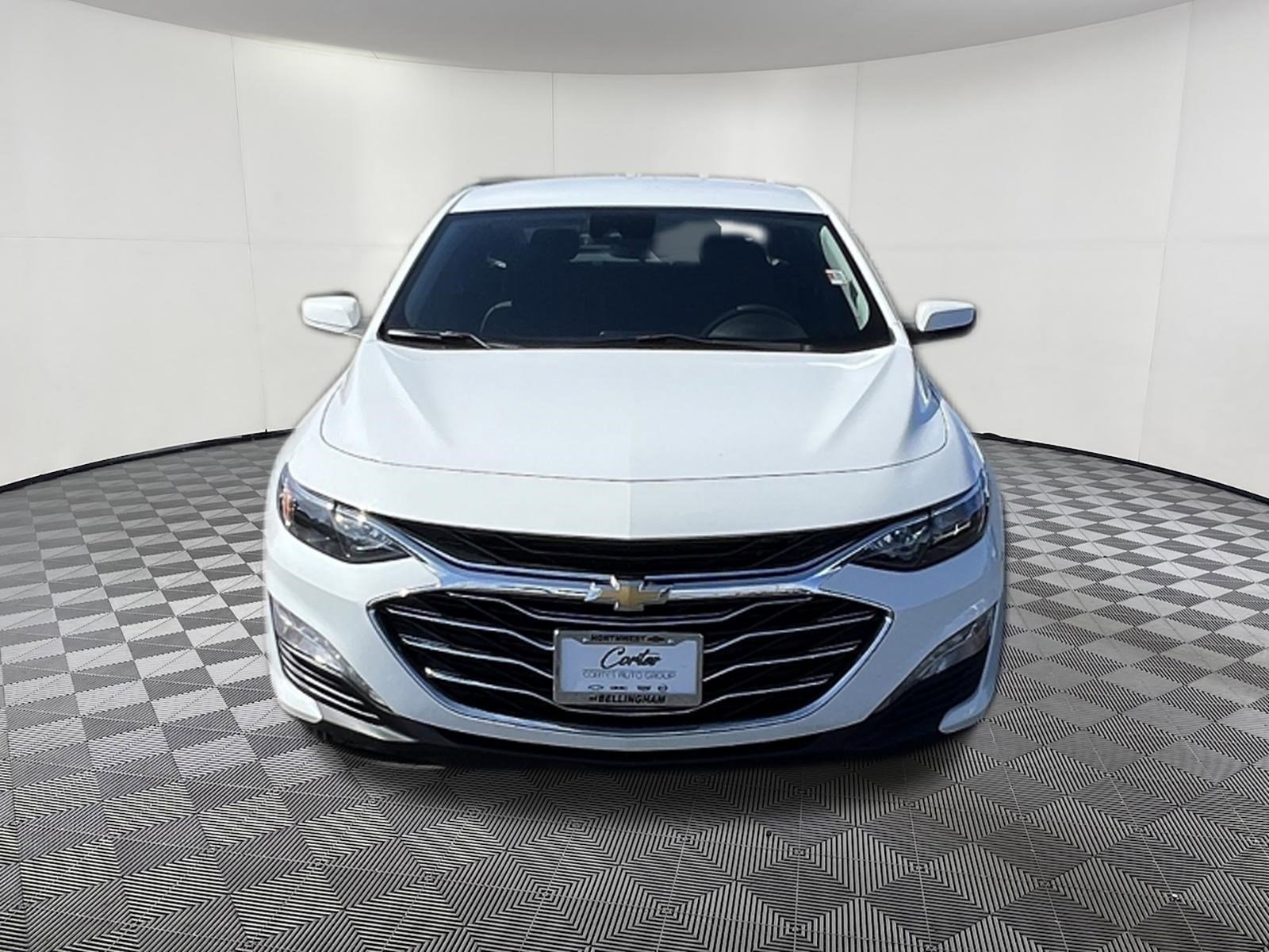 Used 2023 Chevrolet Malibu LT image 2