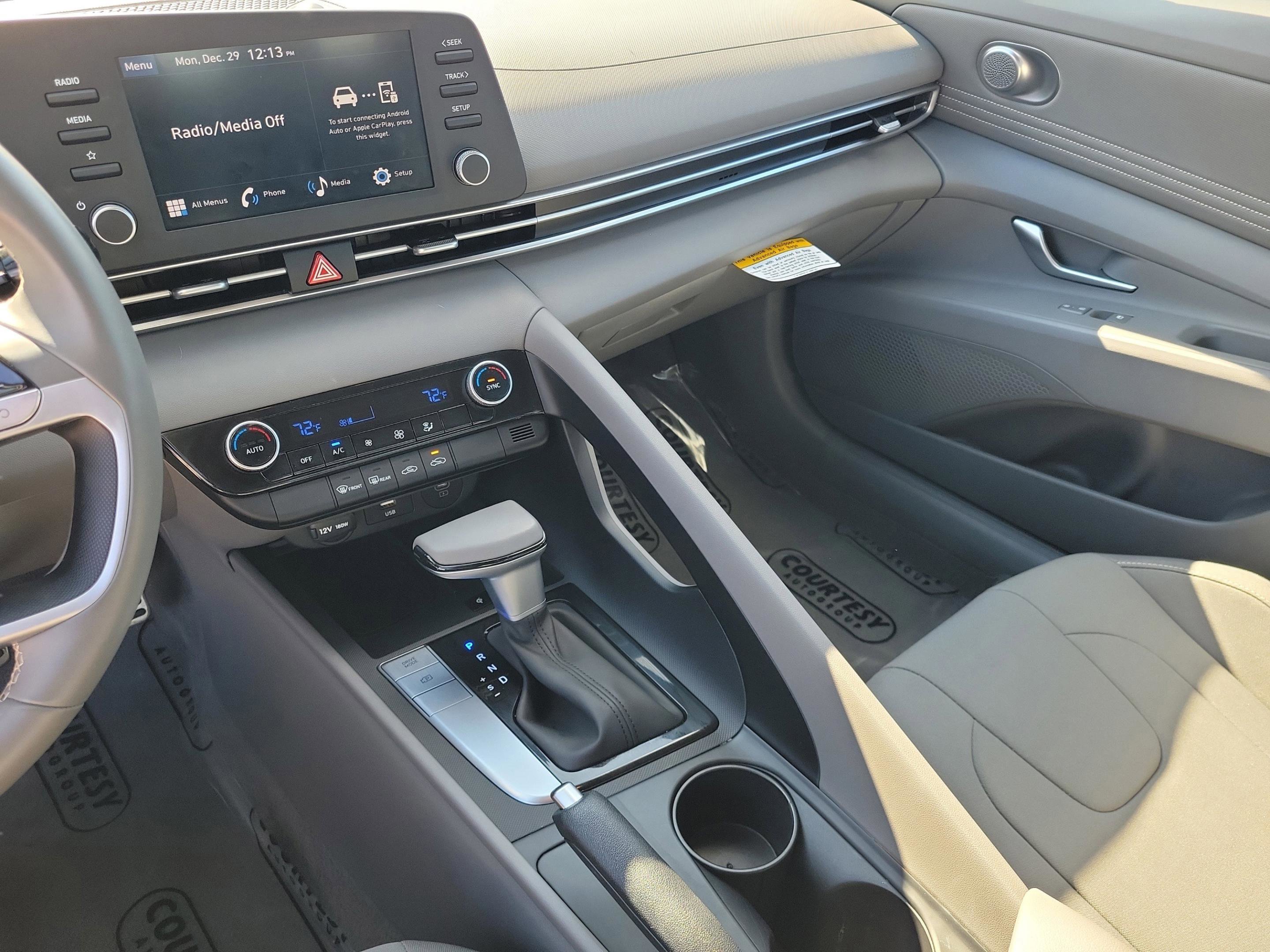 Certified 2025 Hyundai Elantra Sport w/ Cargo Package image 30