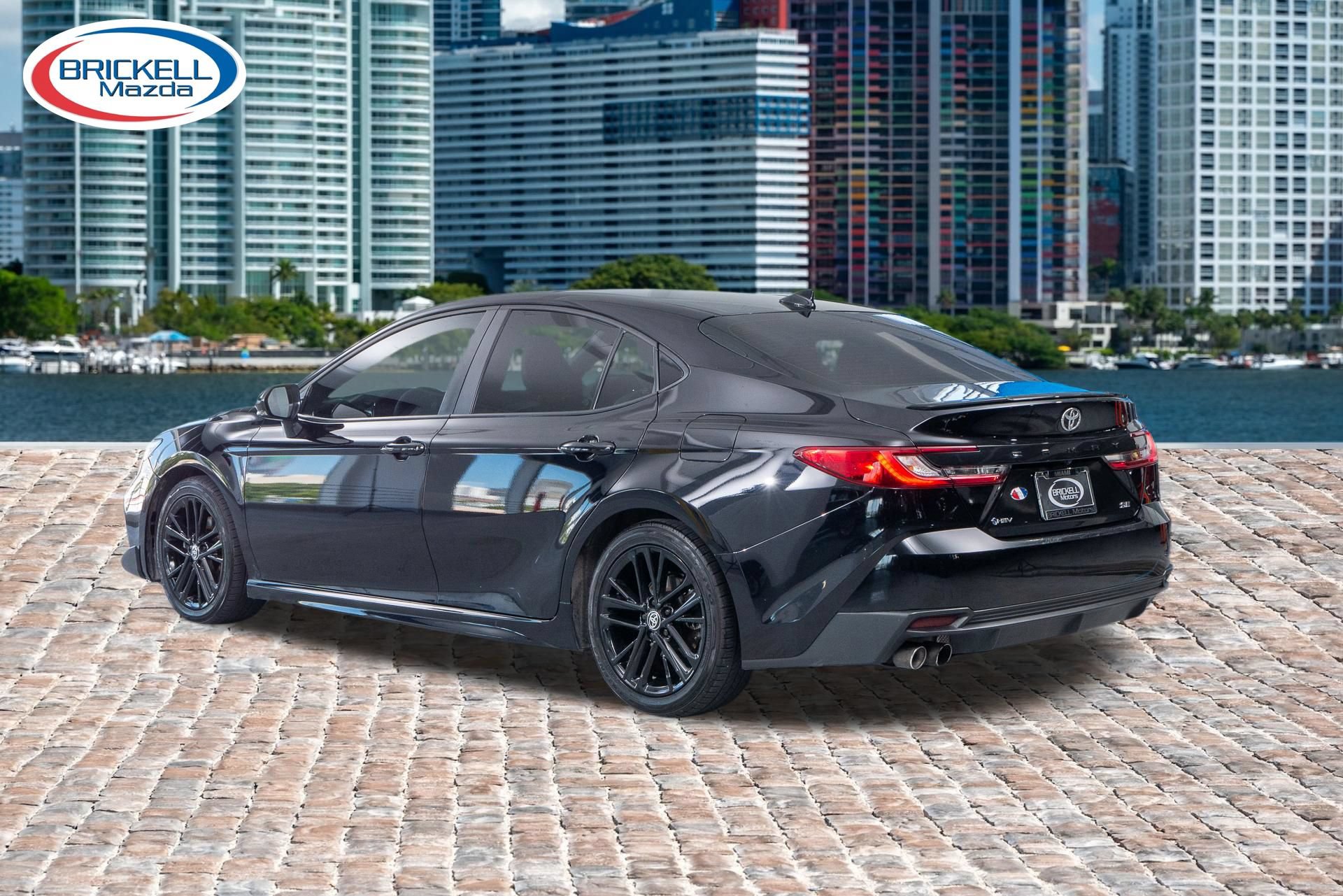 Used 2025 Toyota Camry SE w/ Multimedia Upgrade Package FWD image 5
