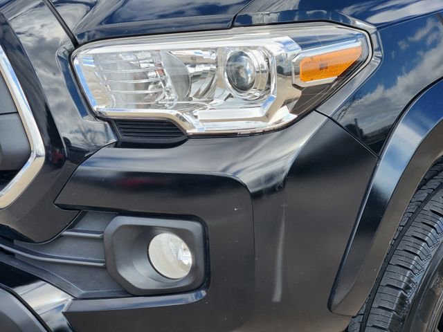 Used 2022 Toyota Tacoma SR5 w/ Technology Package image 6