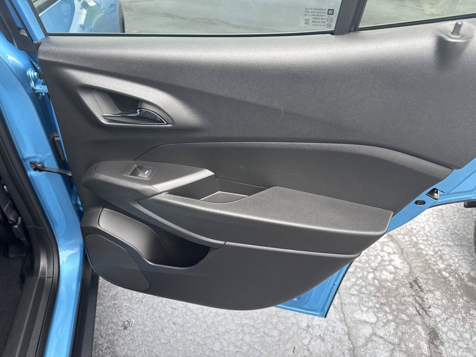 Used 2025 Chevrolet Trax LT FWD image 14