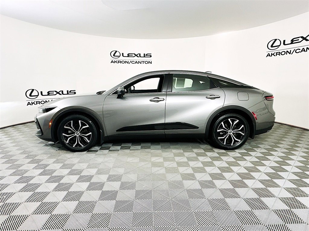 Used 2023 Toyota Crown XLE image 6