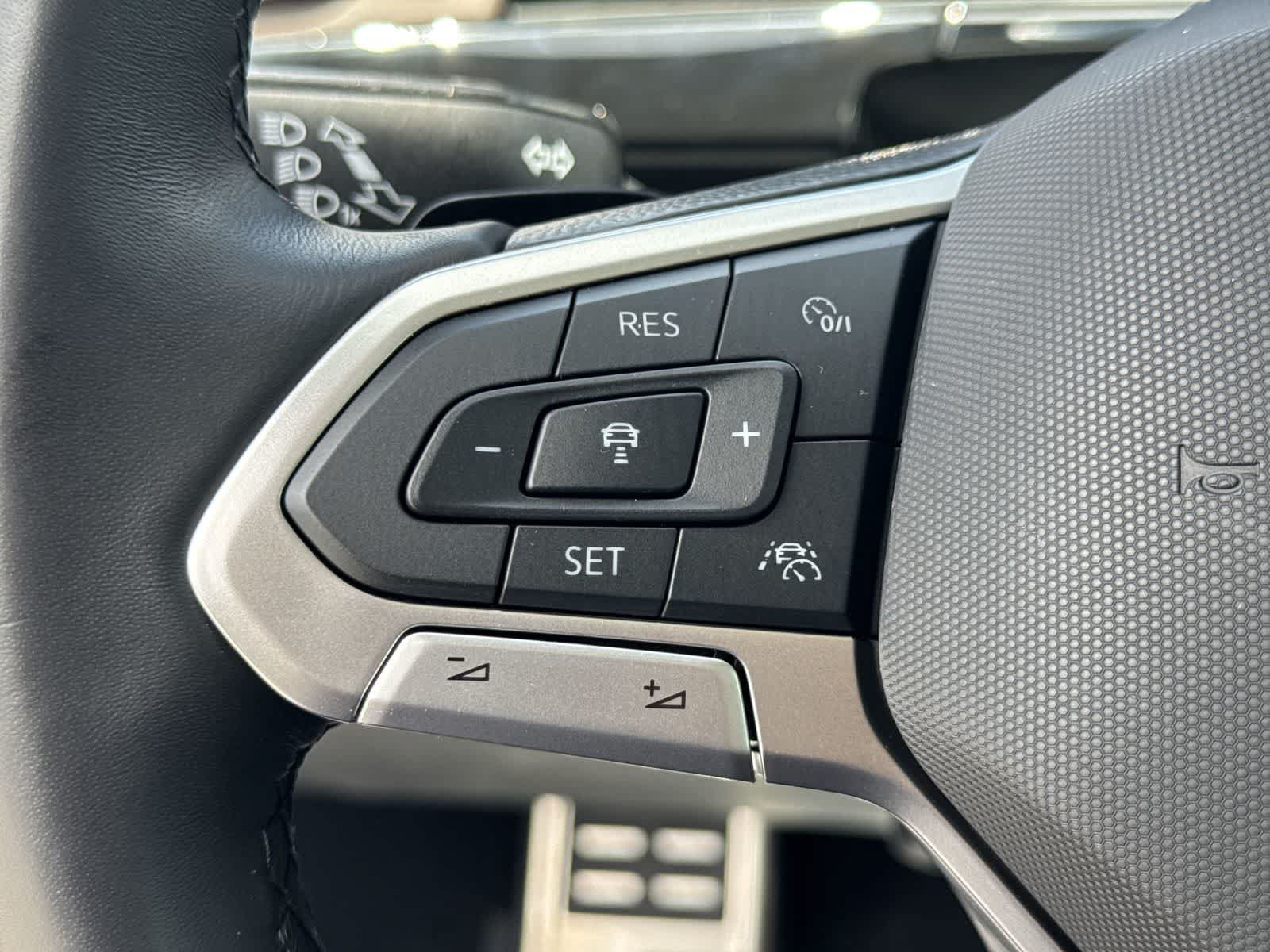 Used 2026 Volkswagen Atlas SEL Premium R-Line AWD/4WD image 30