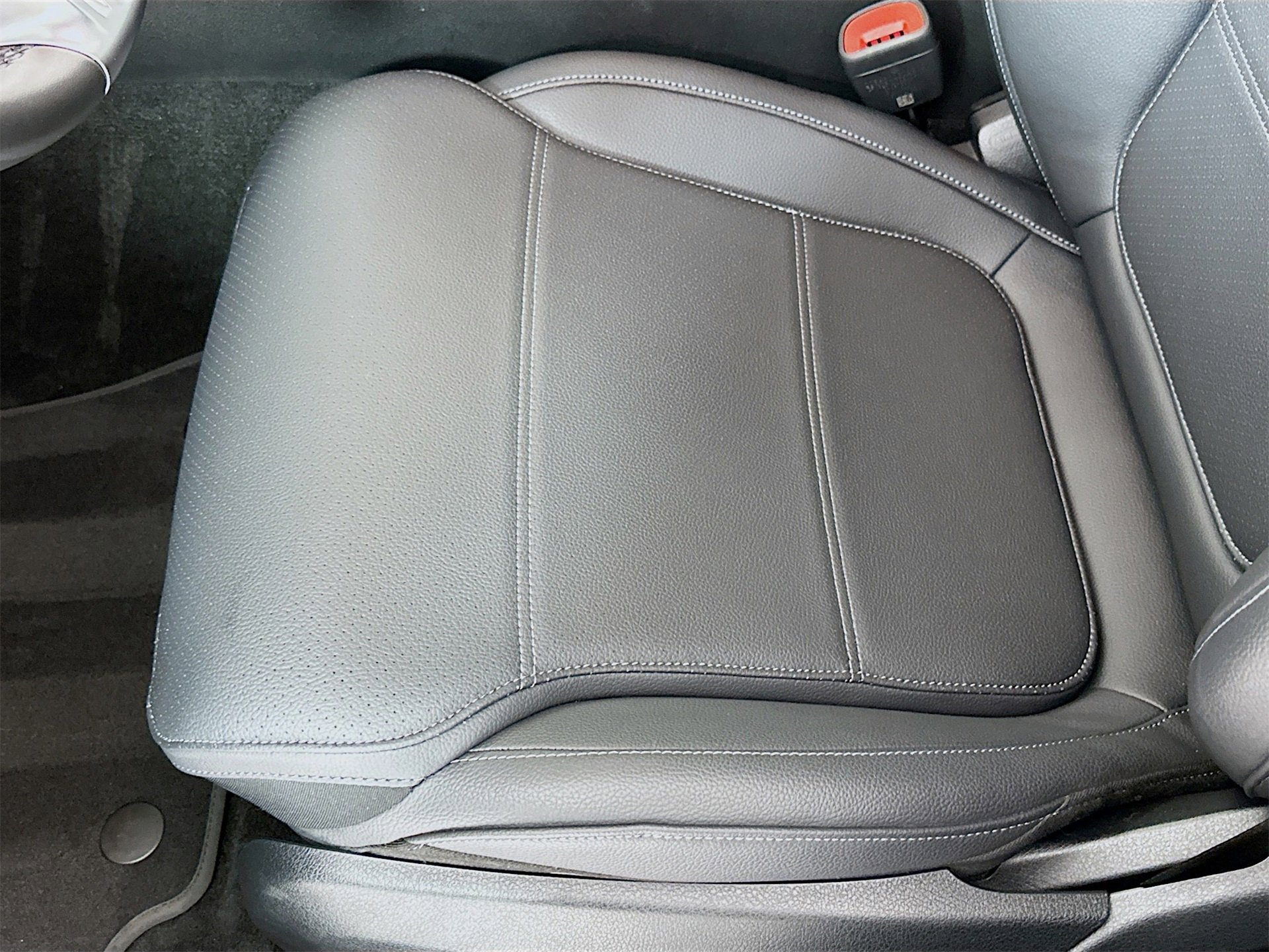 Used 2025 Mercedes-Benz C 300 4MATIC Sedan image 21