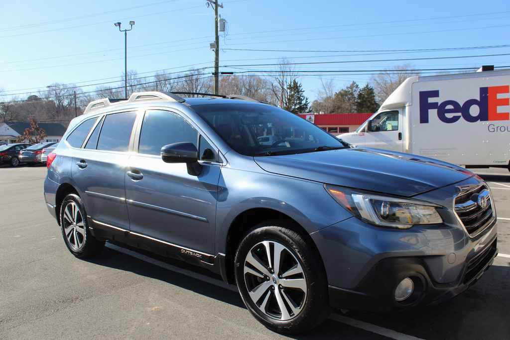 Used 2018 Subaru Outback 2.5i Limited image 3