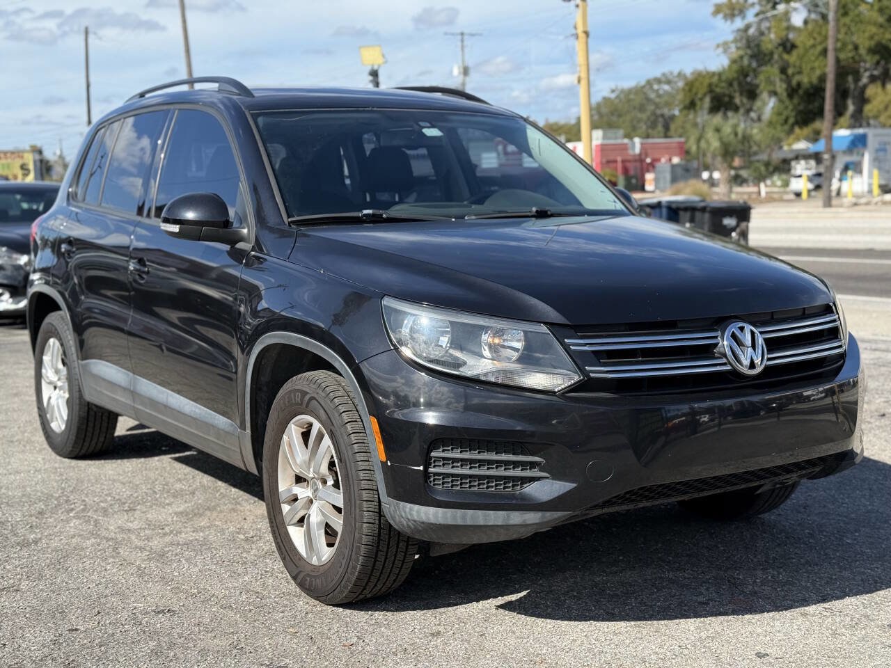 Used 2016 Volkswagen Tiguan S image 9