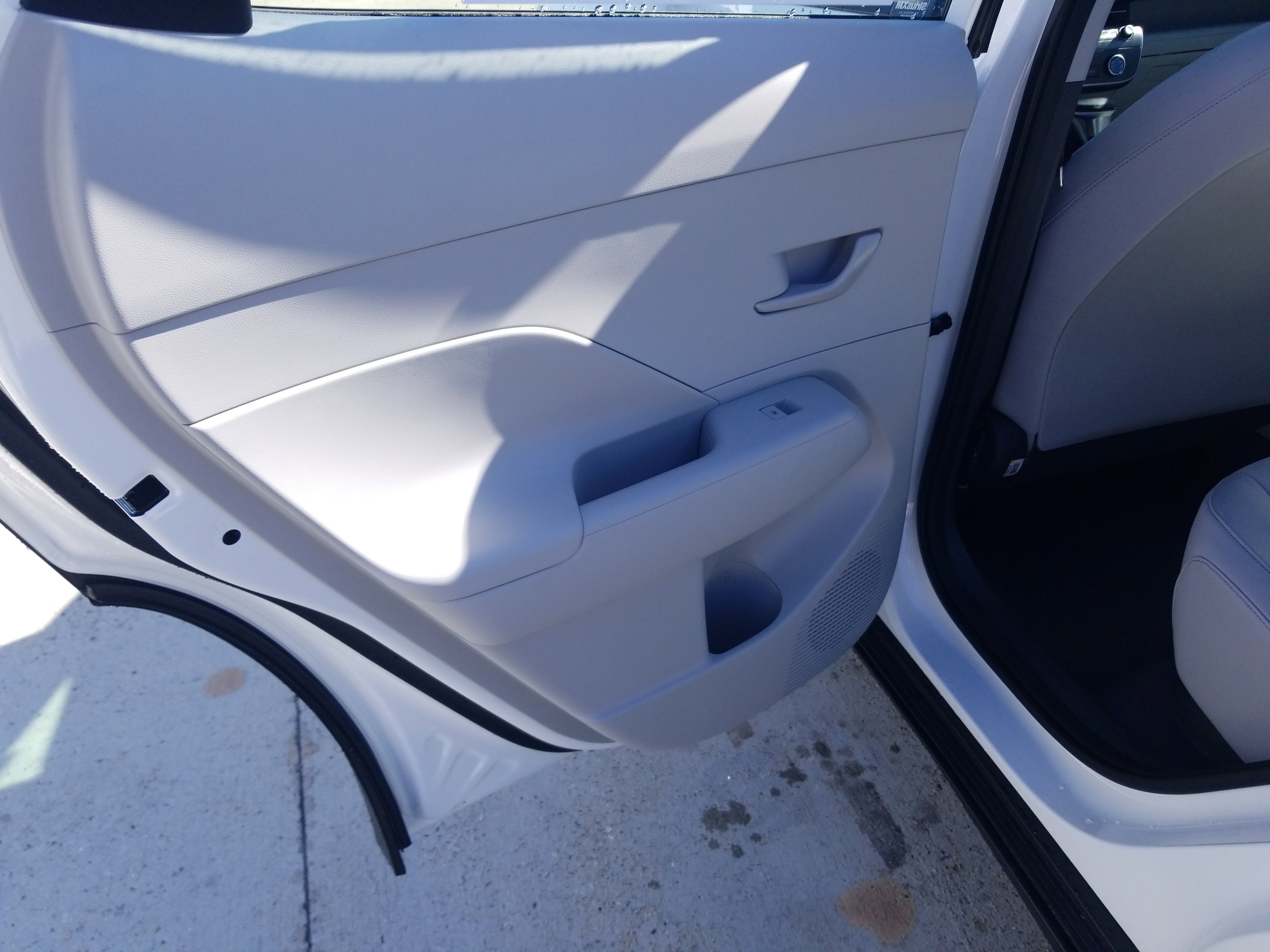 New 2026 Hyundai Kona SE image 11