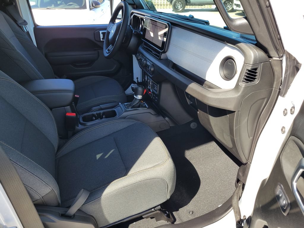 New 2026 Jeep Gladiator Sport AWD/4WD image 16