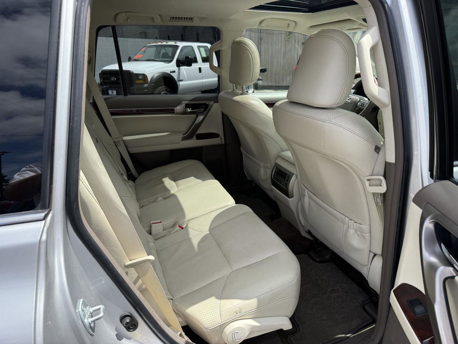 Used 2011 Lexus GX 460 w/ Comfort Plus Pkg image 20