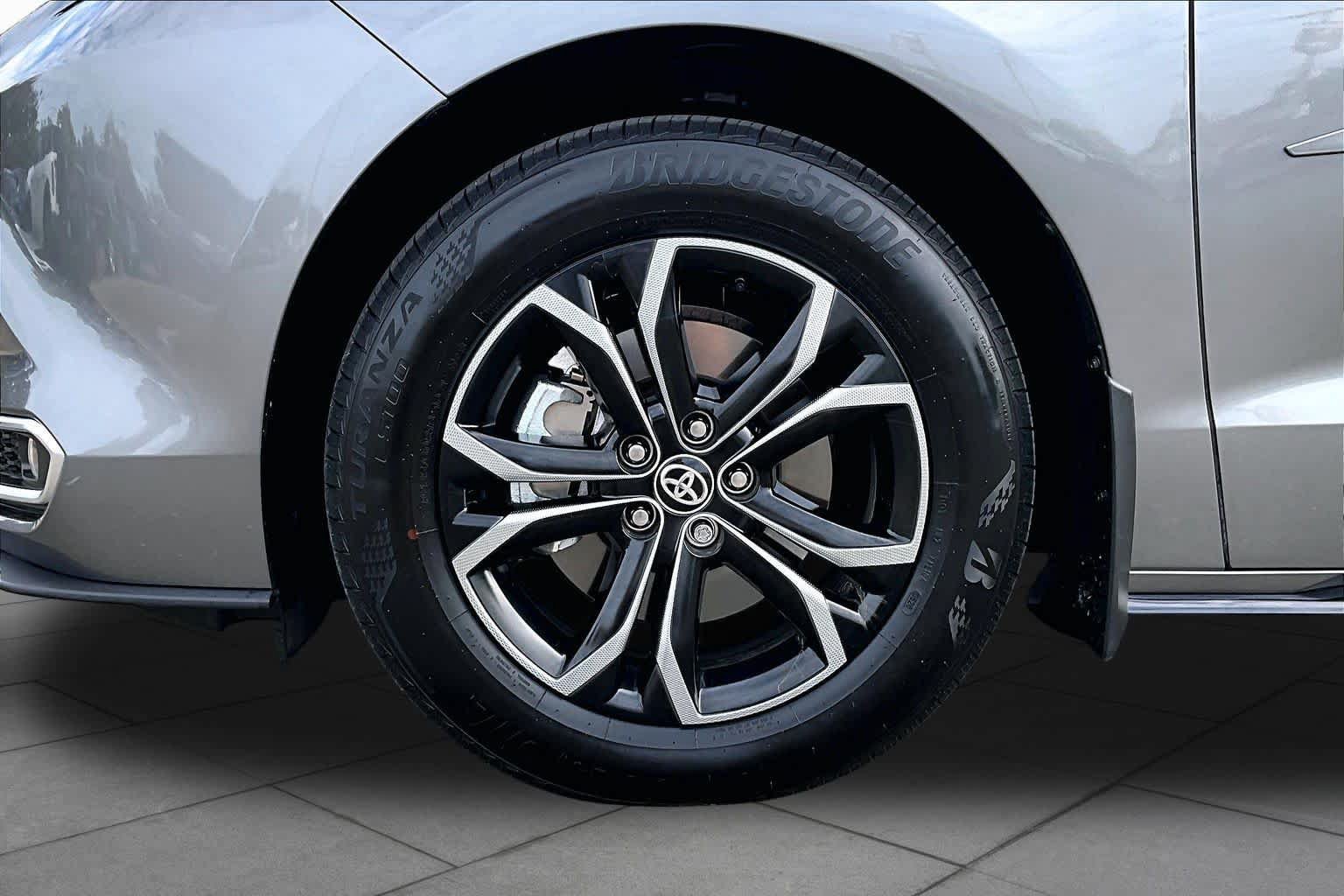 Used 2026 Toyota Sienna Platinum AWD/4WD image 10
