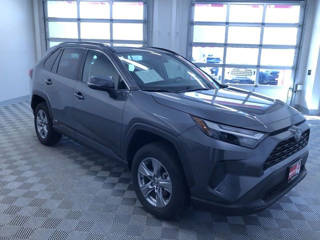 Used 2025 Toyota RAV4 XLE AWD/4WD image 36