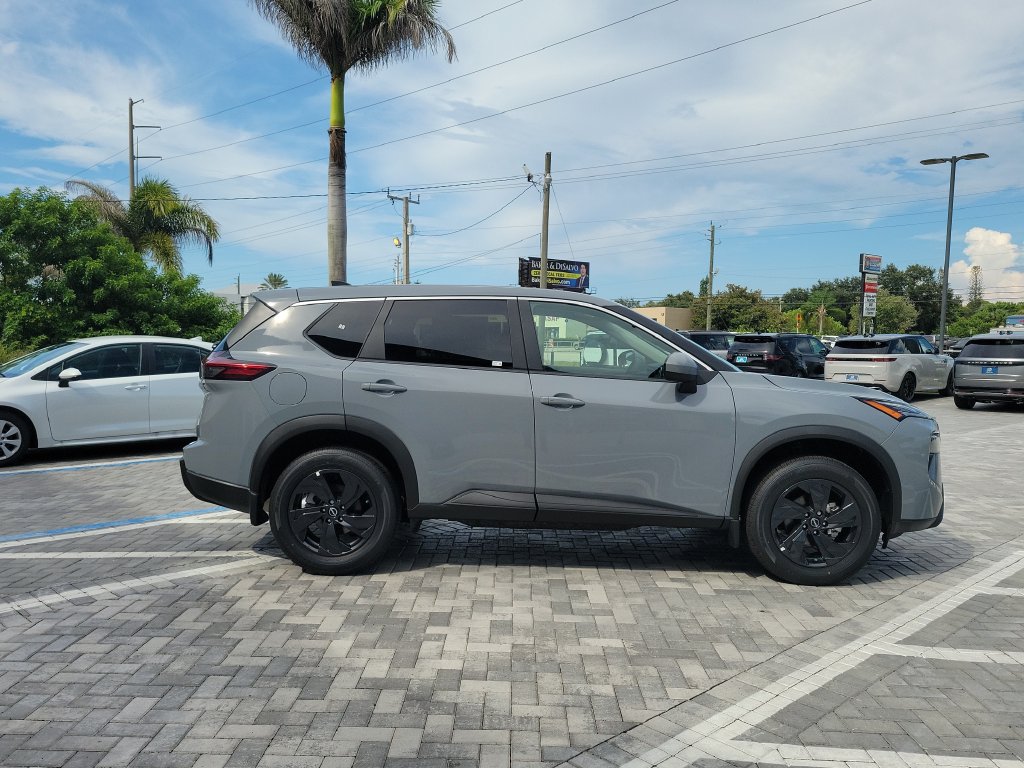 Used 2026 Nissan Rogue SV FWD image 6
