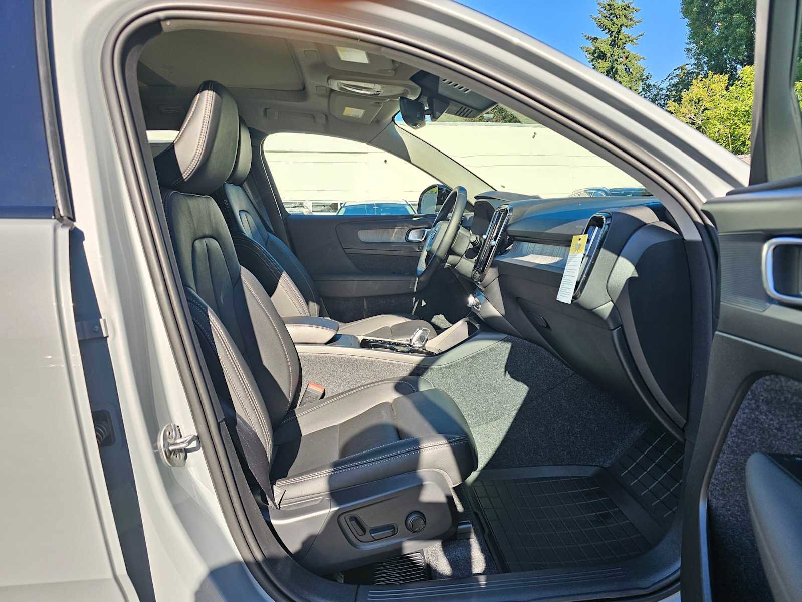 New 2026 Volvo XC40 B5 Plus w/ Protection Package Premier image 10