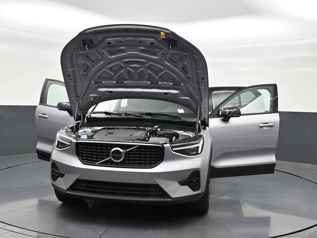 New 2026 Volvo XC40 B5 Plus w/ Climate Package AWD/4WD image 38