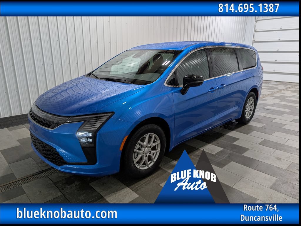 Used 2027 Chrysler Pacifica Select FWD image 1