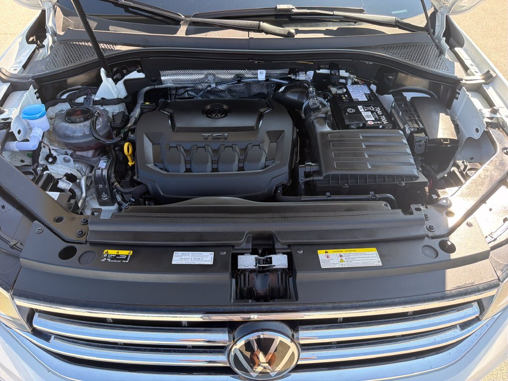 Used 2024 Volkswagen Tiguan SE AWD/4WD image 29