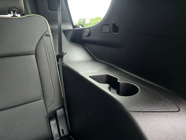 Used 2025 GMC Yukon Elevation w/ LPO, Elevation Black Package RWD image 35