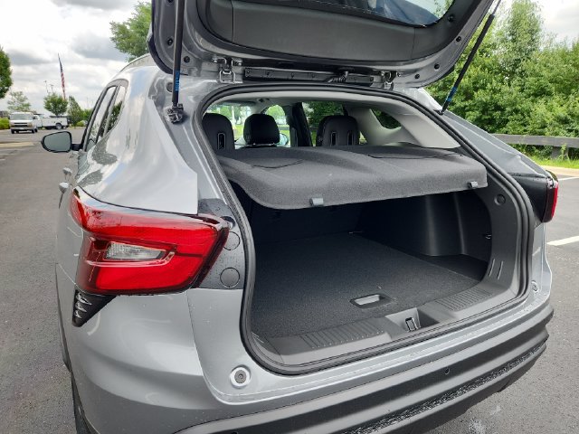 New 2026 Chevrolet Trax LT w/ Driver Confidence Package FWD image 18