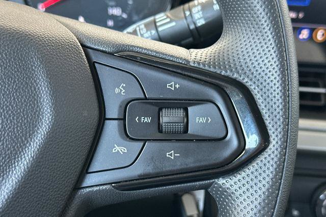 New 2026 Chevrolet Trax LS w/ LS Convenience Package FWD image 31