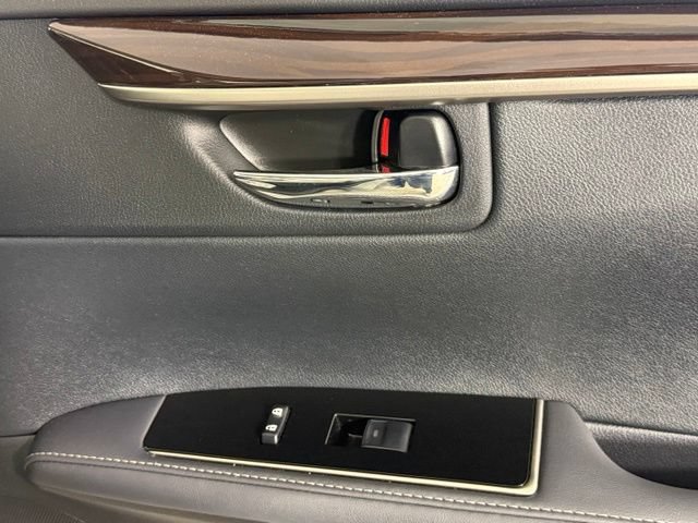 Used 2018 Lexus ES 350 w/ Luxury Package w/Wood Trim FWD image 30
