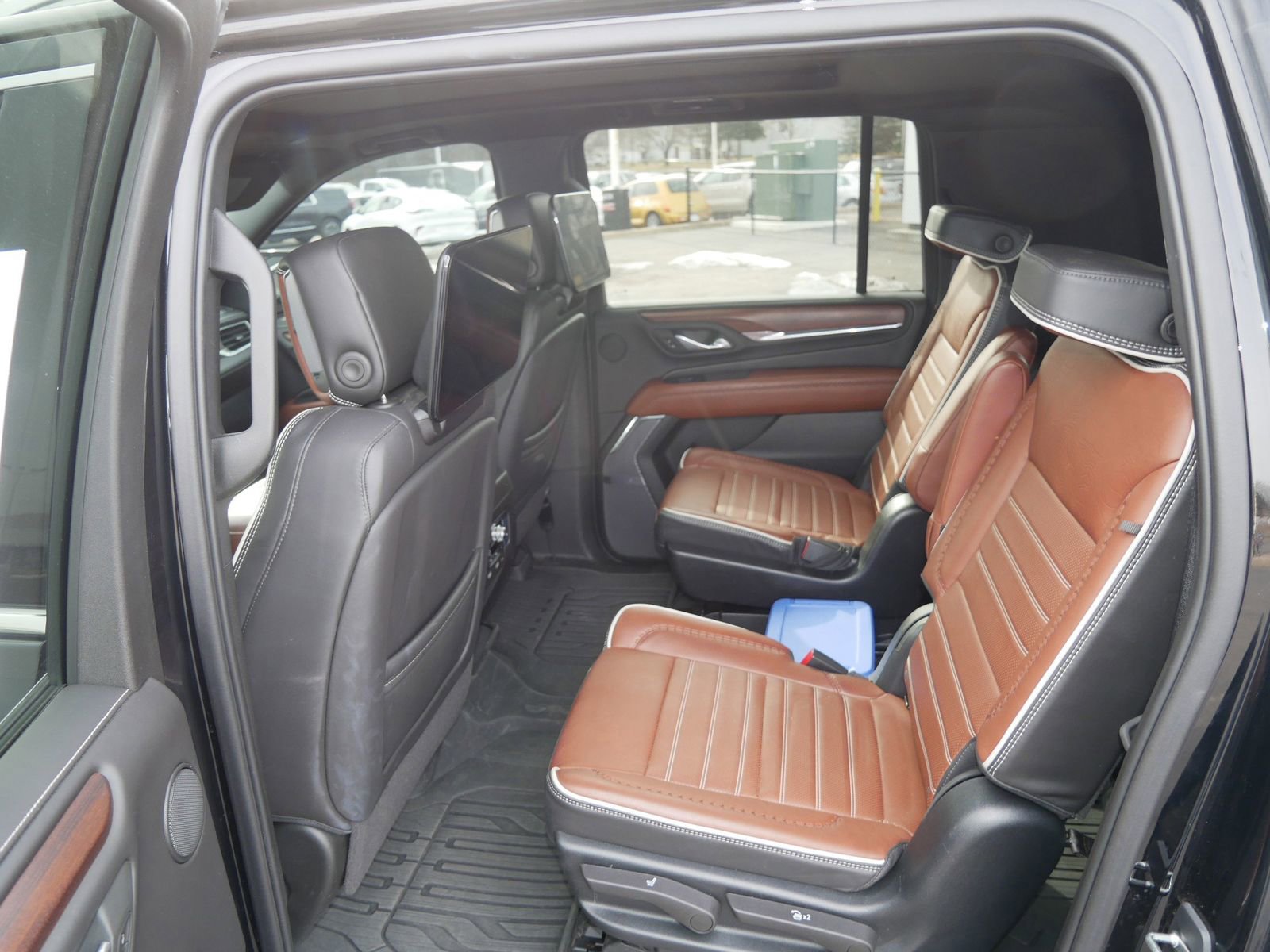 Used 2023 GMC Yukon XL Denali Ultimate image 10