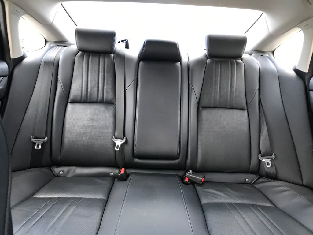 Used 2018 Honda Accord Touring image 9
