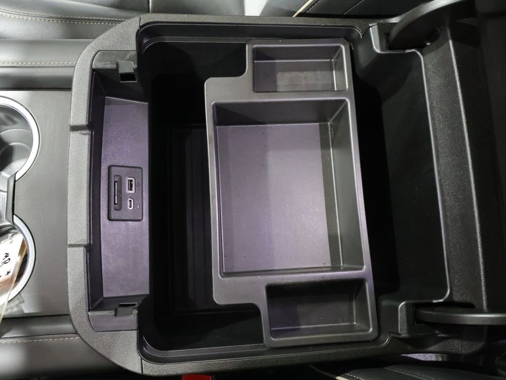 Used 2021 Chevrolet Tahoe Premier w/ Premium Package image 39