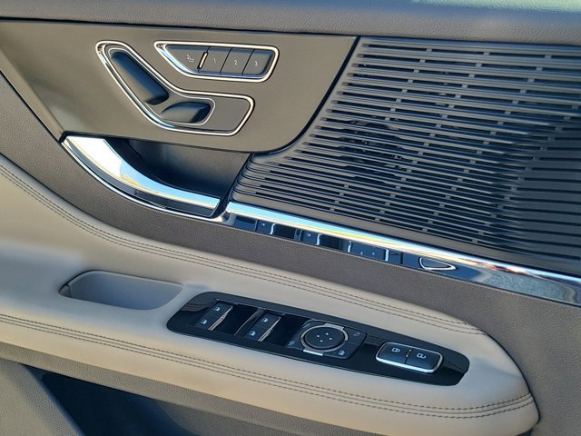 Used 2021 Lincoln Corsair AWD w/ Equipment Group 101A image 19