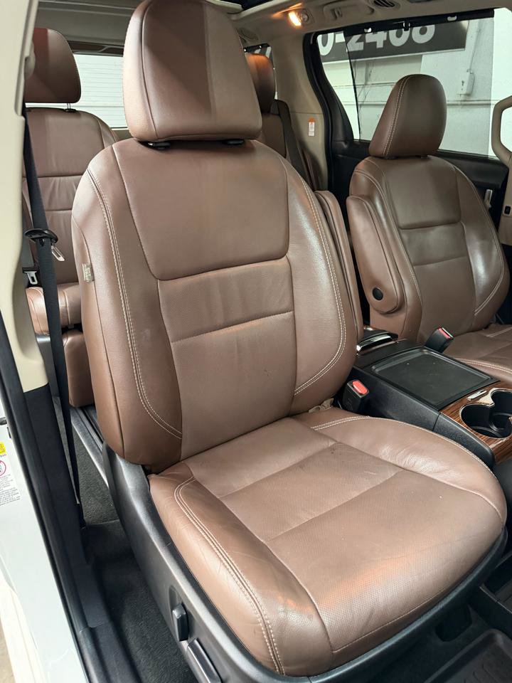 Used 2017 Toyota Sienna Limited Premium w/ Advanced Technology Package FWD image 43