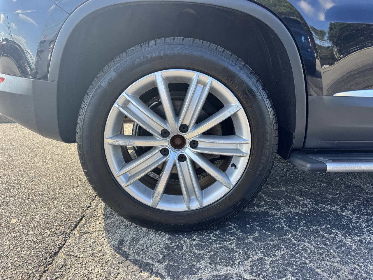 Used 2014 Volkswagen Tiguan SEL AWD/4WD image 11