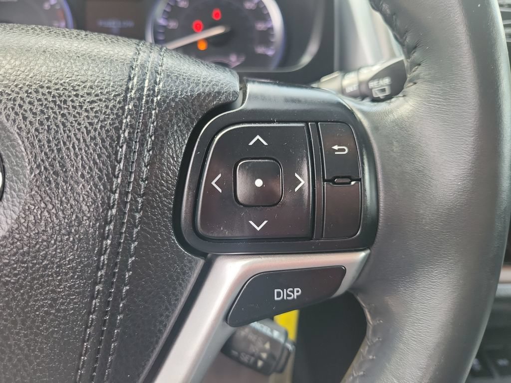 Used 2016 Toyota Highlander Plus FWD image 20