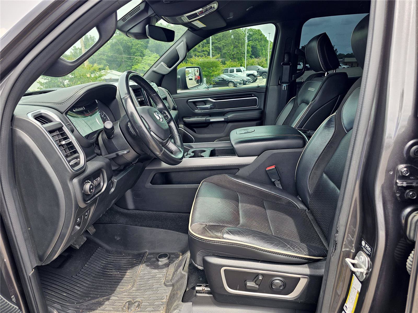 Used 2022 RAM 1500 Laramie w/ Sport Appearance Package AWD/4WD image 17
