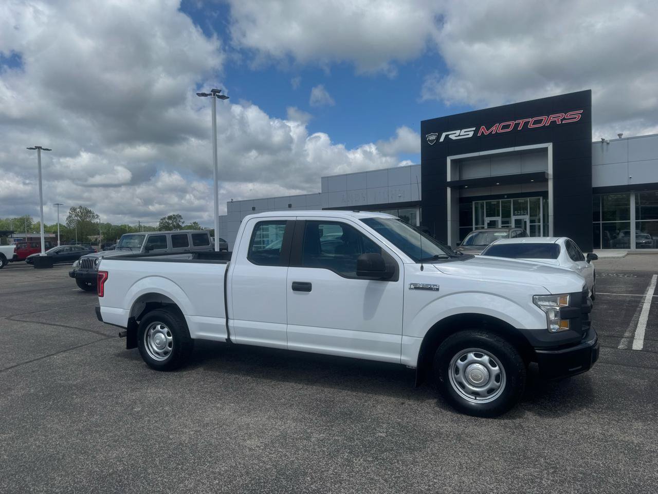 Used 2017 Ford F150 XL w/ Equipment Group 101A Mid RWD image 2