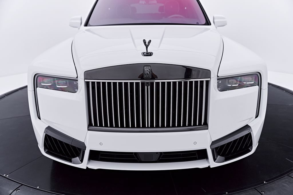 Used 2025 Rolls-Royce Cullinan Black Badge AWD/4WD image 18