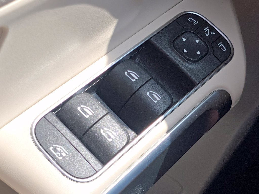 New 2026 Mercedes-Benz GLB 250 4MATIC image 27