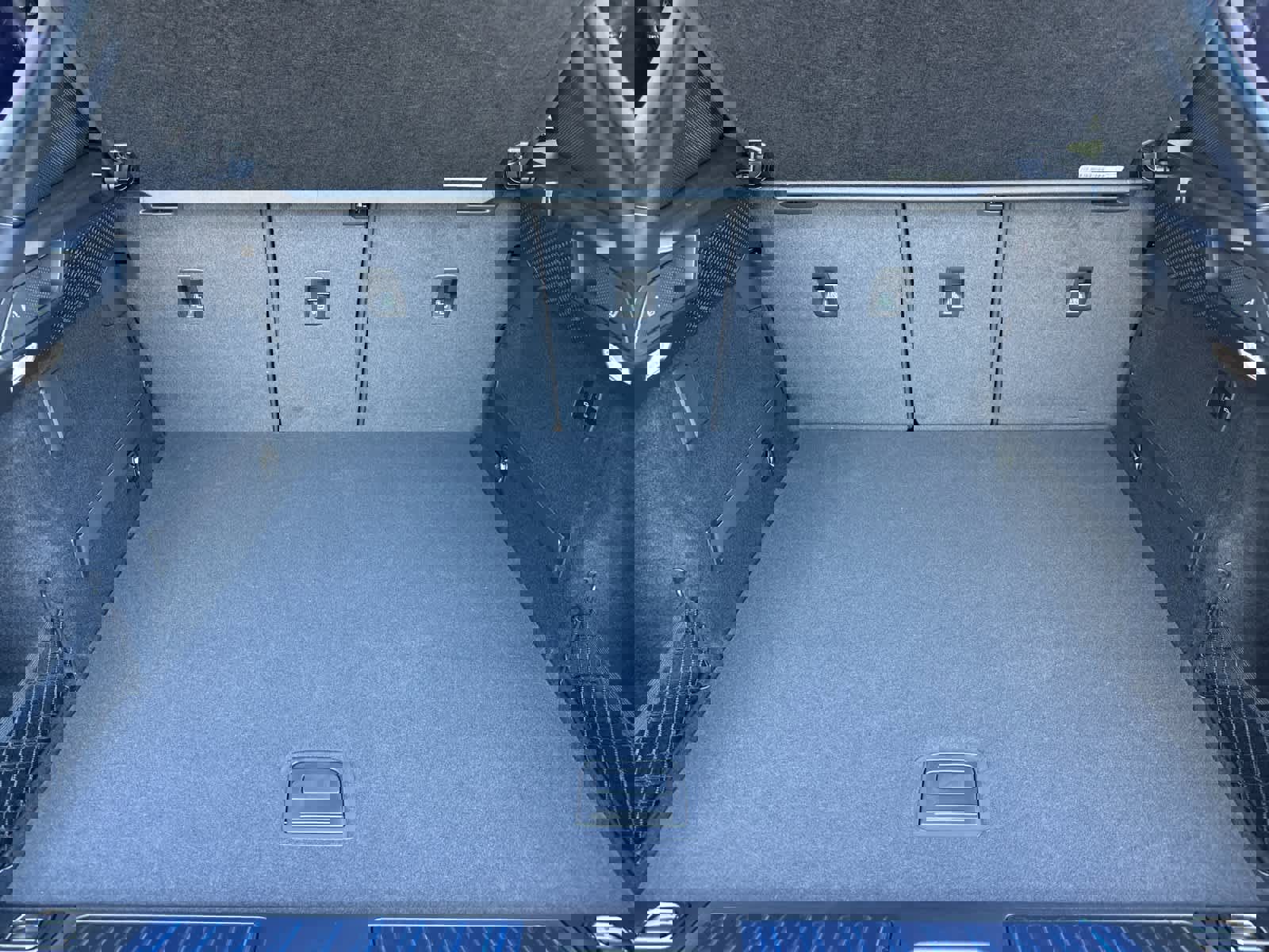 New 2026 Porsche Macan Electric RWD image 16