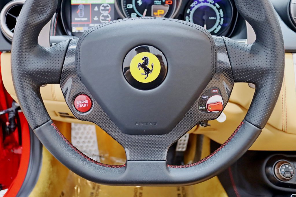 Used 2012 Ferrari California RWD image 16
