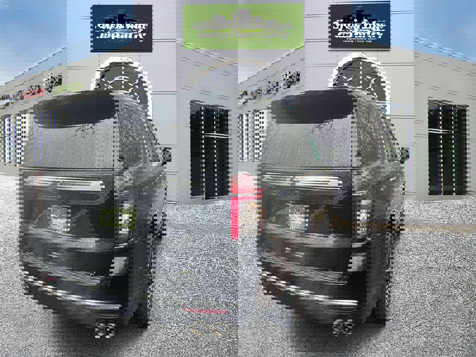 Used 2023 Chevrolet Tahoe High Country AWD/4WD image 5