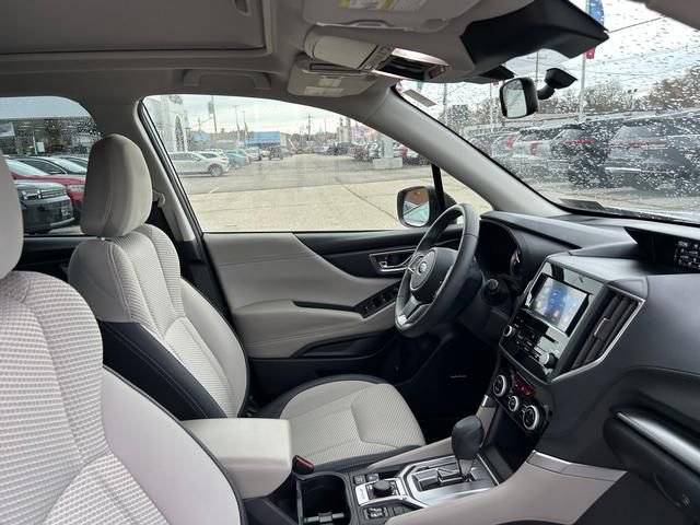 Used 2023 Subaru Forester Premium image 31