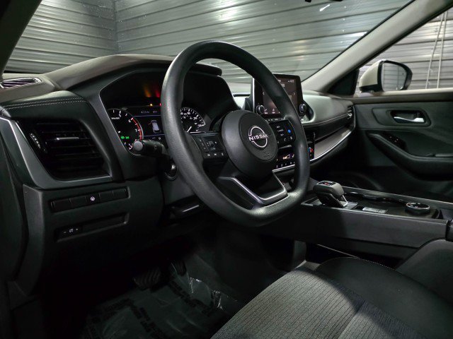 Used 2022 Nissan Rogue SV image 10