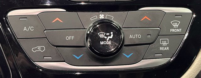 Used 2023 Chrysler Pacifica Limited FWD image 34