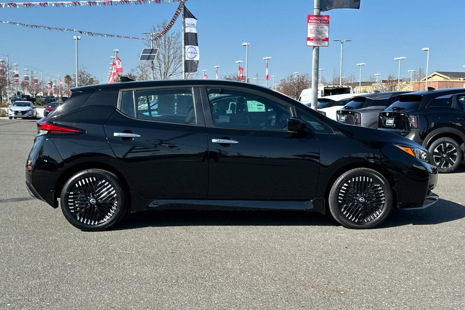 Certified 2023 Nissan Leaf SV Plus image 3