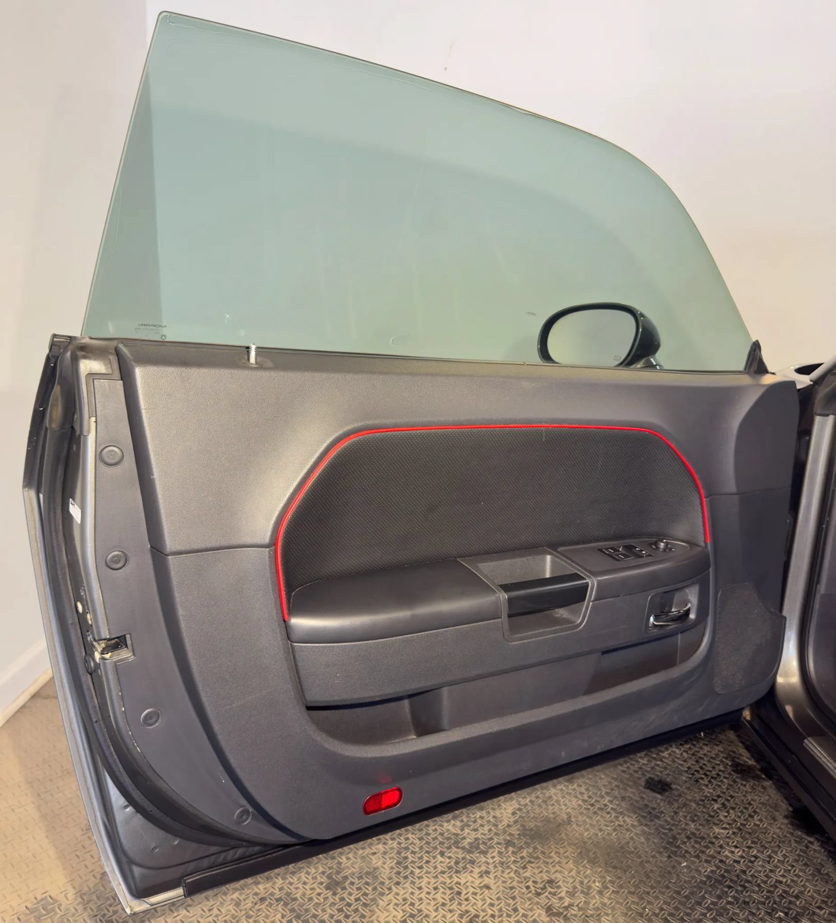 Used 2010 Dodge Challenger R/T RWD image 9
