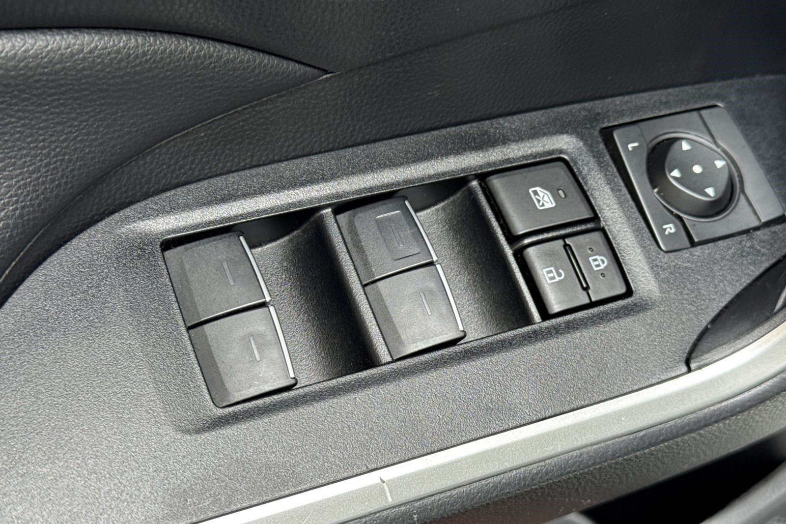 Used 2024 Toyota RAV4 XLE w/ Convenience Package FWD image 13