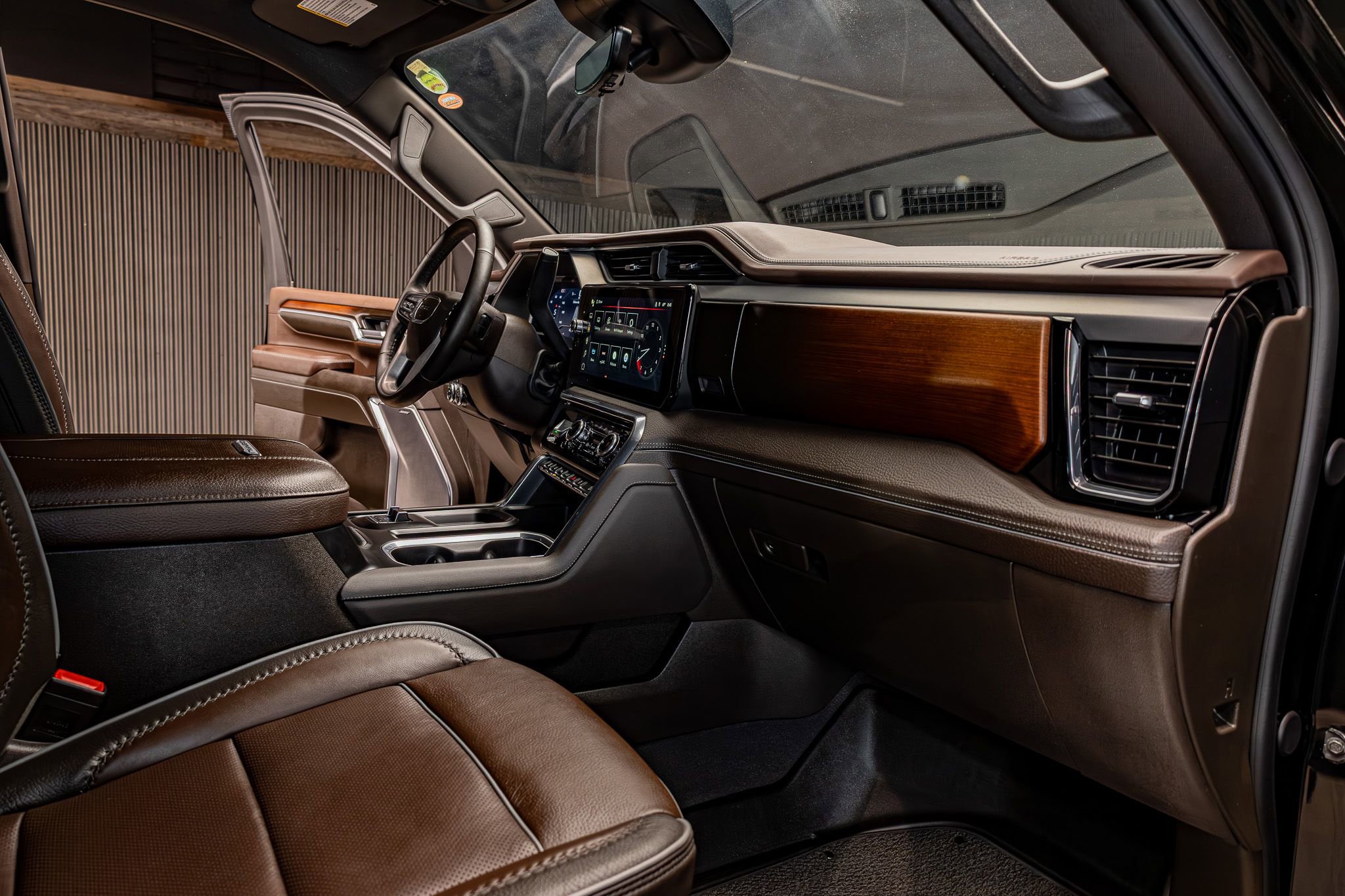 Used 2025 GMC Sierra 2500 Denali w/ Denali Reserve Package image 18