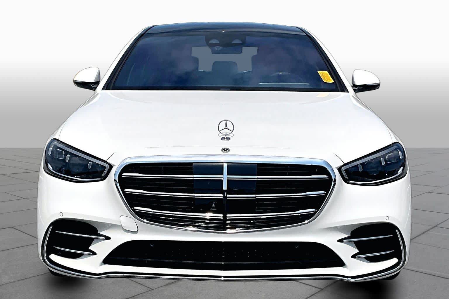 Used 2022 Mercedes-Benz S 580 4MATIC Sedan image 3