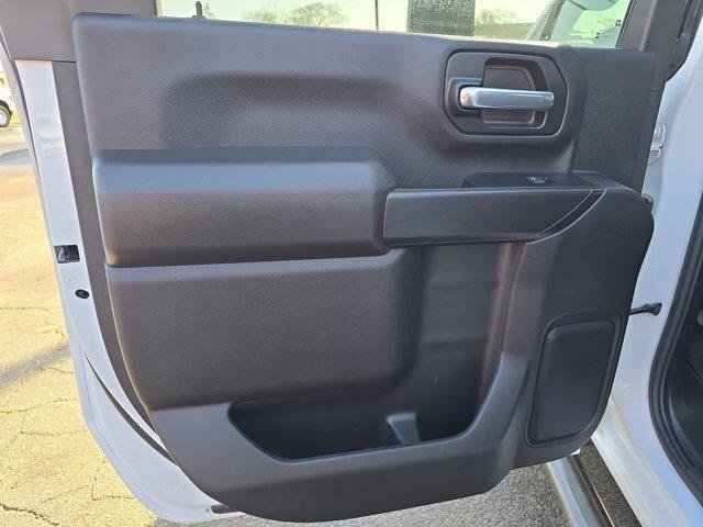Used 2025 Chevrolet Silverado 2500 Custom w/ Custom Value Package image 11
